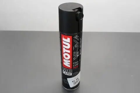 Najlepszy smar do łańcucha Motul – wybierz idealny produkt dla swojego motocykla