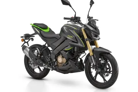Czarny motocykl 125 ccm z zielonymi akcentami, idealny dla szukających najmniej awaryjne motocykle 125.