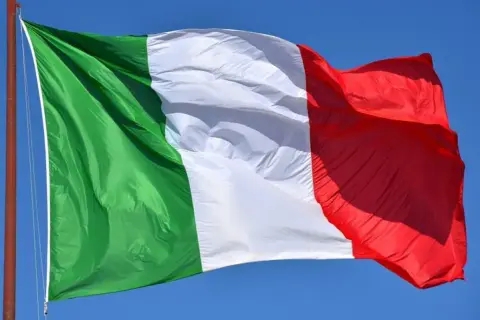 Flaga Włoch (il Tricolore): Barwy, historia i różnice z Meksykiem