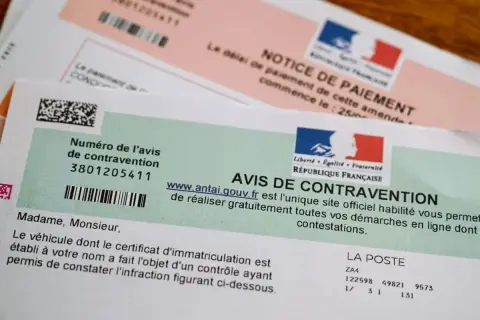 Avis de contravention français. Le site ANTAI permet de contester une amende sans preuve, en ligne.