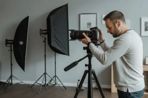 Ile kosztuje godzina pracy fotografa? Sprawdź ceny w Twoim mieście