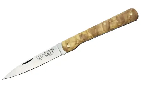 Navaja Cudeman Vendetta con hoja de acero mova y mango de olivo.