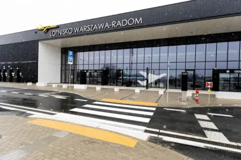 Lotnisko w Radomiu: Tak, działa! Co musisz wiedzieć?