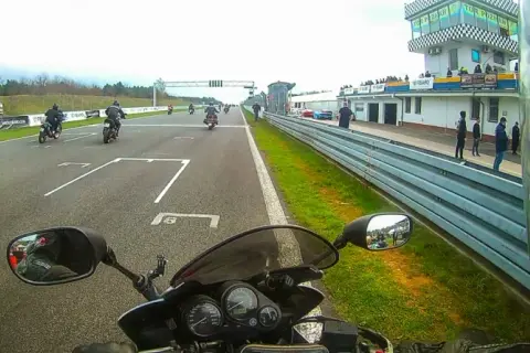 Najlepsze trasy motocyklowe w Wielkopolsce – zaplanuj niezapomnianą przygodę na dwóch kołach