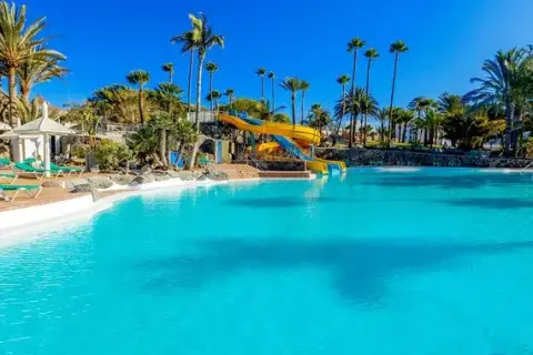 Najcieplejsza wyspa kanaryjska w grudniu – Fuerteventura czy inne?