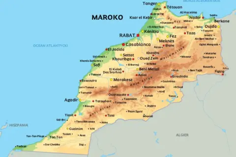 Mapa Maroka z zaznaczonymi miastami, wybrzeżem Oceanu Atlantyckiego i Morzem Albo reńskim.