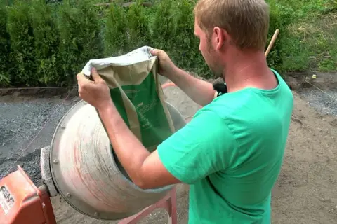 Idealny beton z betoniarki: jak mieszać krok po kroku?