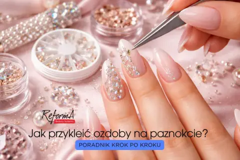 Idealny manicure do złotej sukienki: Klasyka czy odważny blask?
