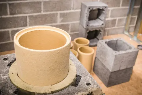 Jaki komin do domu szkieletowego? Stalowy czy ceramiczny?