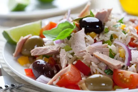 Salade de riz : quels ingrédients choisir pour une salade parfaite ?