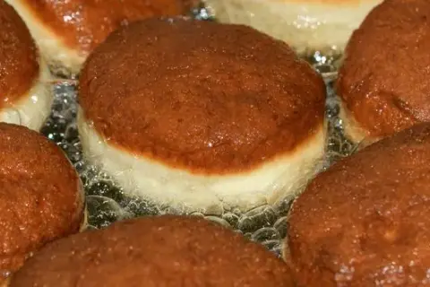 Pączki z 0,5 kg mąki: Ile wyjdzie? Sekret puszystości i obwódki.