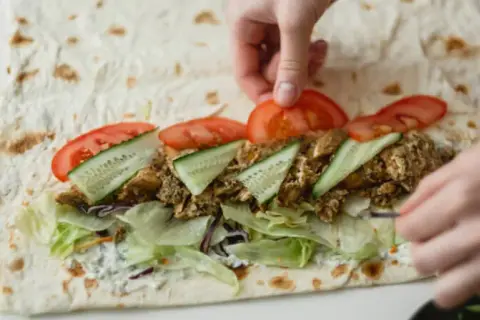 Ile kalorii ma kebab wegetariański? Zaskakujące wartości odżywcze!