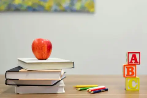 Co to jest prawo oświatowe i jak wpływa na edukację w Polsce?