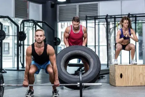 Jak wygląda trening CrossFit? Czego się spodziewać krok po kroku?
