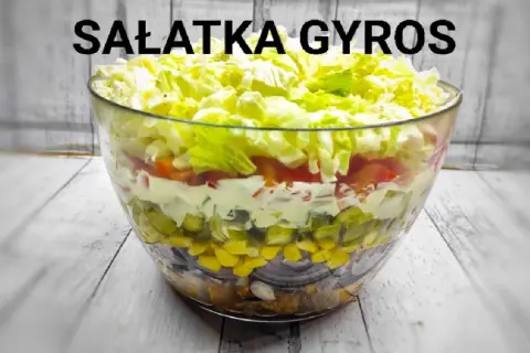 Sałatka gyros: przepis krok po kroku. Jak uniknąć wodnistej sałatki?