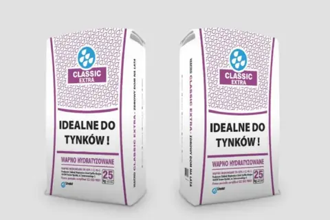 Dwie torby wapna hydratyzowanego Classic Extra, idealne do tynków. Zastosowanie tego produktu gwarantuje trwałość i zdrowy dom na lata.
