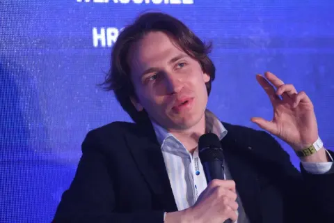 Marcin Kruszewski prawnikiem? Sprawdź jego kwalifikacje i uprawnienia