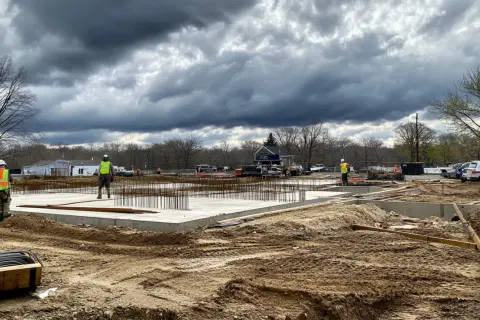 Ile stali na fundament 100m2? Kluczowe informacje, które musisz znać