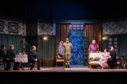 Spektakl o co biega - odkryj tajemnice tej komedii pełnej humoru