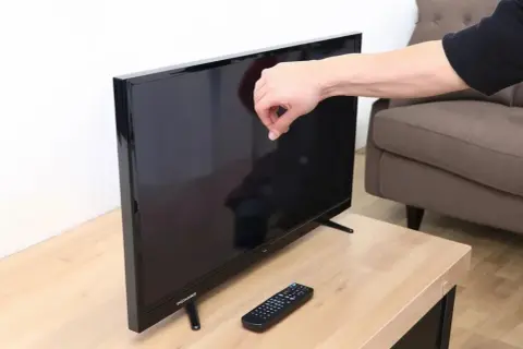 Jak włączyć telewizor JVC bez pilota - proste sposoby i porady