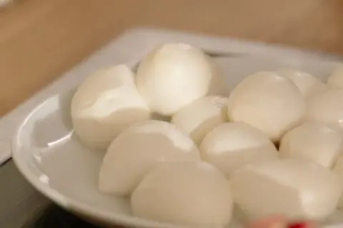 Mozzarella czy zdrowa? Odkryj jej tajemnice i zagrożenia dla zdrowia
