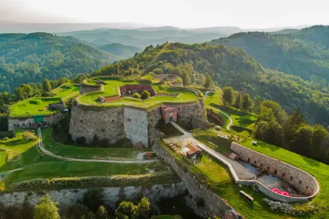 Srebrna Góra atrakcje: odkryj niezwykłe miejsca i historie