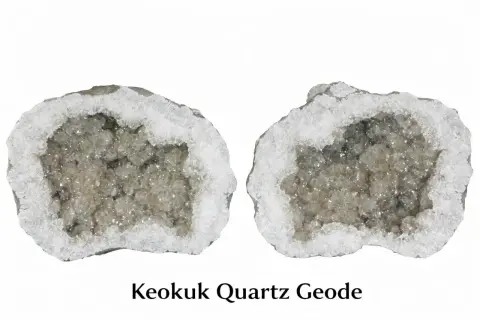 Dwie połówki geody kwarcowej z kryształkami kwarcu w środku.