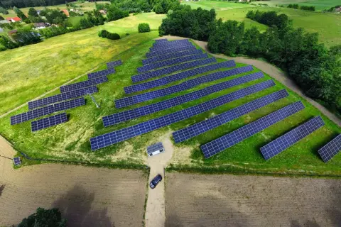 Czynniki lokalizacji farm PV: Wybierz optymalny grunt w Polsce