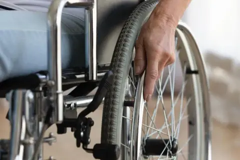 Renta socjalna 2023: Ile wynosi i kto możeją otrzymać? Sprawdź zasady
