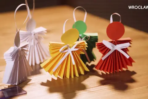 Jak zrobić ozdoby 3D z papieru? Poradnik DIY krok po kroku