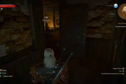 Geralt wchodzi do starego domu, gdzie czeka go sen w wielkim mieście. W środku Sara, a na ekranie cel misji.