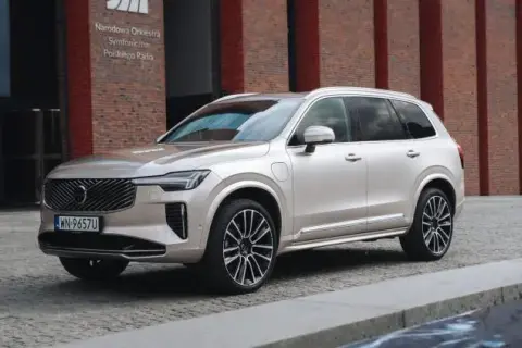 SUV co to jest? Poznaj jego fenomen i wybierz idealny model!
