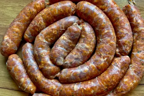 Jelita do kiełbasy: przygotuj je perfekcyjnie i uniknij pękania!