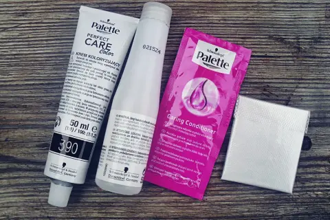 Czy szampon koloryzujący Palette Color Shampoo naprawdę się zmywa?