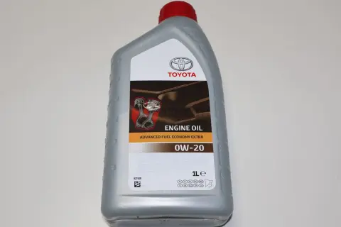 Olej 0W-20 Toyota: Co musisz wiedzieć? Normy, zamienniki, hybrydy.