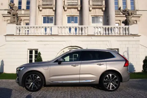 Volvo XC60 2.0 benzyna: Realne spalanie i jak je obniżyć