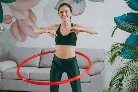 Hula hop - ile kalorii spalisz? Zaskakujące efekty treningu