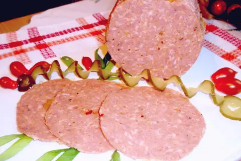 Jakie przyprawy do mielonki z szynkowara? Sekret idealnego smaku i aromatu