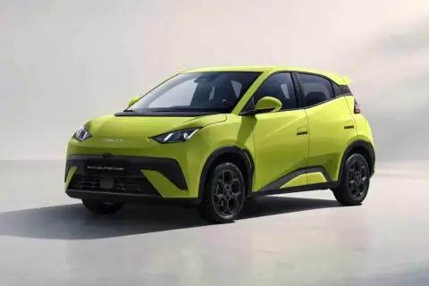 Jasnozielony BYD Dolphin Surf, miejski elektryk. Sprawdź byd cena i zacznij przygodę z ekologiczną jazdą!