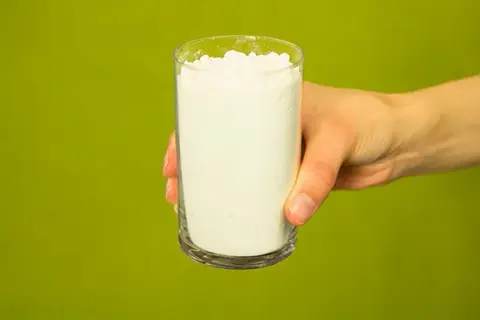 Ile waży szklanka mąki? Uniknij zakalca z naszą ściągawką!