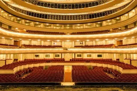 Kiedy powstała opera? Poznaj fascynującą historię gatunku