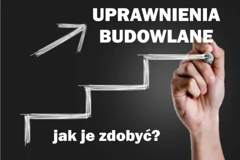 Droga do zdobycia uprawnień budowlanych elektrycznych. Ręka rysuje schody kariery i strzałkę w górę.