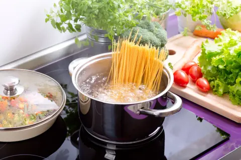 Jak odmierzyć makaron spaghetti, by uniknąć marnowania jedzenia