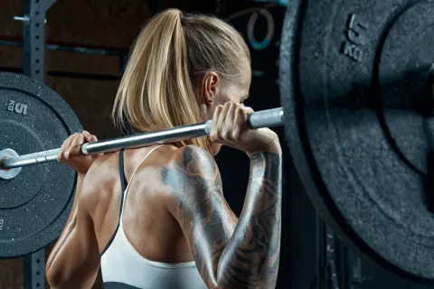 CrossFit: Co to jest, jak zacząć i czy to dla Ciebie?