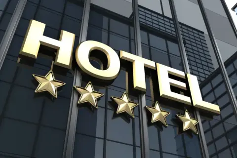 Od czego zależą gwiazdki w hotelu? Poznaj kryteria oceny jakości