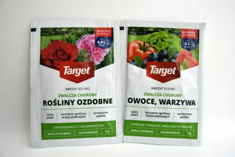 Opakowania fungicydu SWITCH 62,5 WG. Jedno na choroby roślin ozdobnych, drugie na owoce i warzywa. Stosować na 4,8-5L wody.