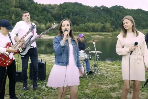 Podkład muzyczny do matka która pod krzyżem stała - różne aranżacje