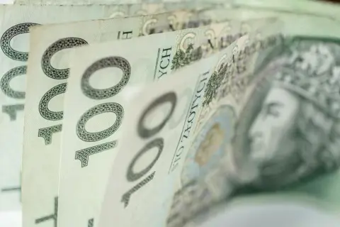 Co oznacza oprocentowanie w skali roku i jak wpływa na Twoje finanse