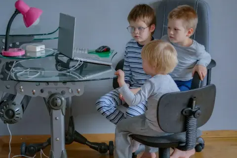 Krzesło rosnące z dzieckiem: inwestycja w zdrowie i komfort na lata?