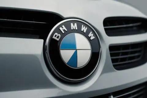 BMW znak: historia i symbolika słynnego logo motoryzacji